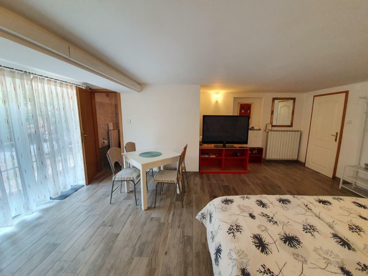 Rooms Jurca Postojna Exterior foto